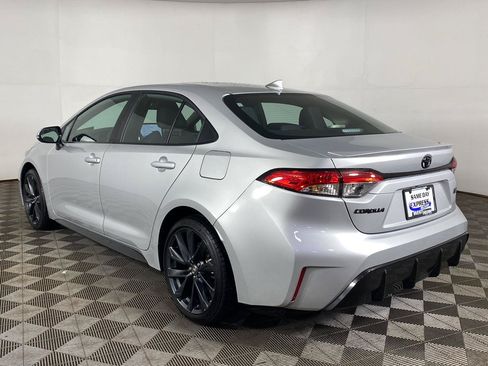 Used 2026 Toyota Corolla SE w/ SE Package FWD image 4