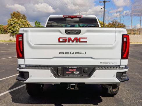 New 2026 GMC Sierra 2500 Denali w/ Denali Reserve Package AWD/4WD image 9