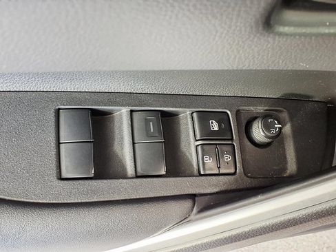 Used 2023 Toyota Corolla Cross LE FWD image 14