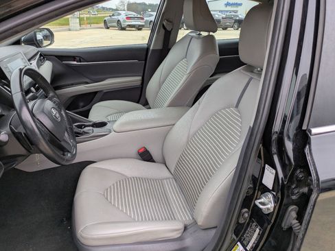 Used 2021 Toyota Camry SE image 7