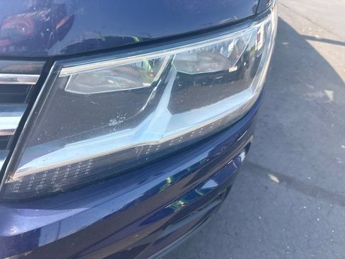 Used 2021 Volkswagen Tiguan SEL AWD/4WD image 32
