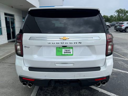 Used 2023 Chevrolet Suburban High Country w/ Premium Package 2 AWD/4WD image 6