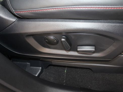 Used 2025 Ford Explorer ST-Line AWD/4WD image 40