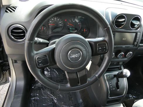 Used 2013 Jeep Compass Latitude w/ Sun/Sound Group AWD/4WD image 10