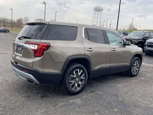 Used 2023 GMC Acadia SLE image 6