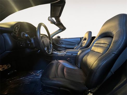 Used 2004 Chevrolet Corvette Convertible w/ Preferred Equipment Group image 9