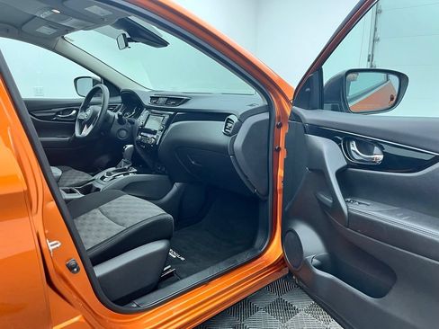 Used 2020 Nissan Rogue Sport SV FWD image 30