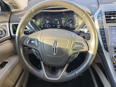 Used 2019 Lincoln MKZ Reserve FWD image 18