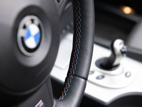 Used 2006 BMW M5 image 12