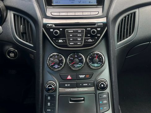 Used 2015 Hyundai Genesis 3.8 RWD image 16