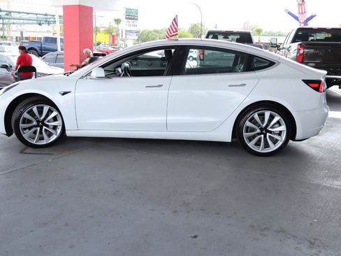 Used 2018 Tesla Model 3 Mid Range RWD image 10
