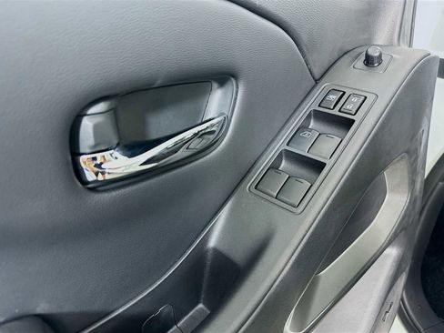 Used 2025 Nissan Frontier SV w/ SV Convenience Package image 16