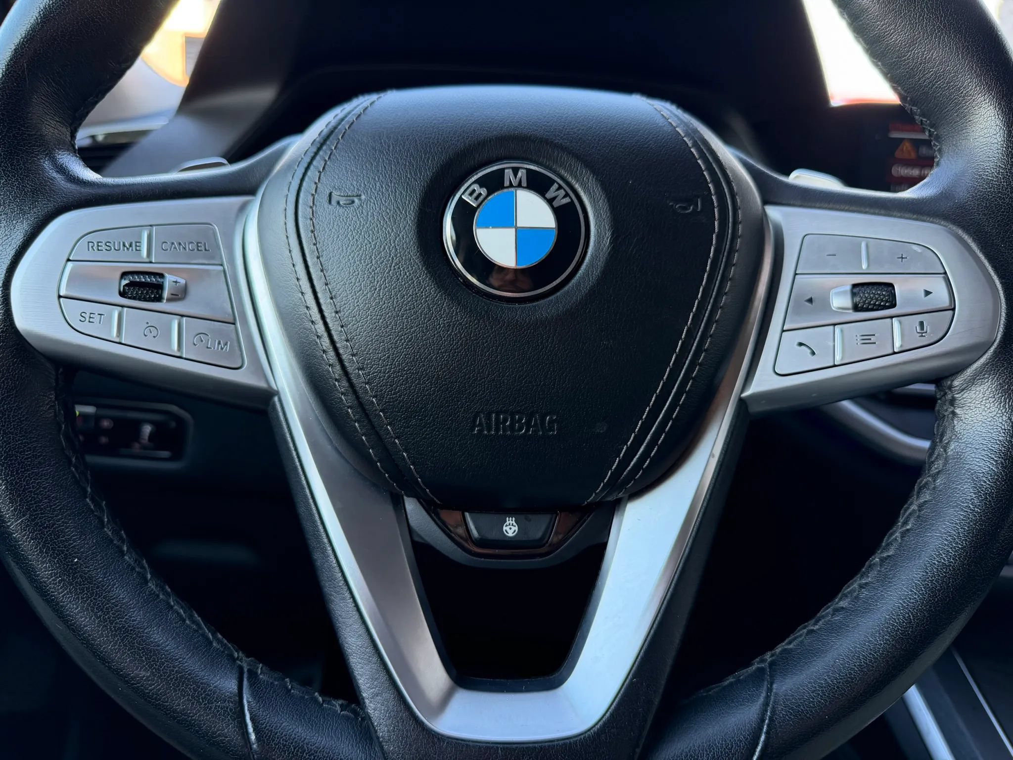 Used 2022 BMW X7 xDrive40i w/ Cold Weather Package AWD/4WD image 17