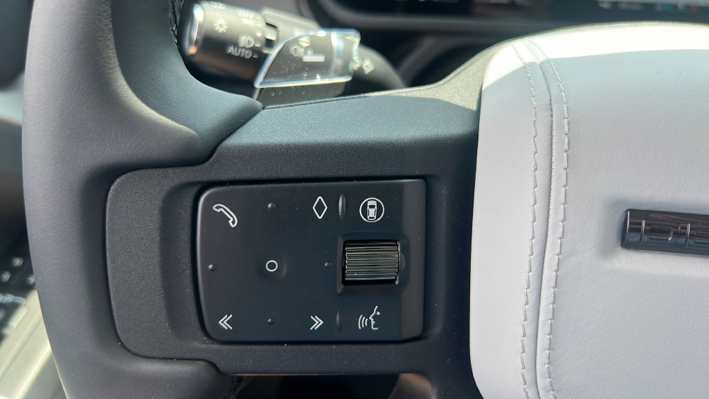 New 2026 Land Rover Defender 110 AWD/4WD image 31