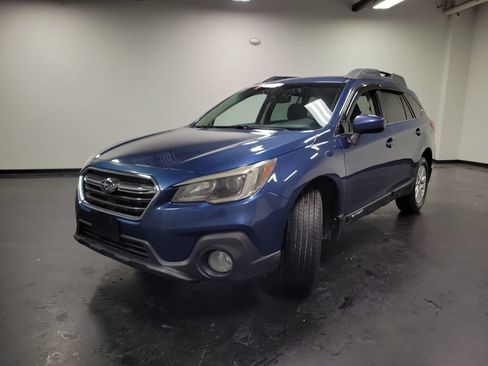 Used 2019 Subaru Outback 2.5i Premium w/ Popular Package #2 AWD/4WD image 5