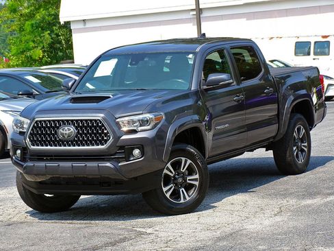 Used 2019 Toyota Tacoma TRD Sport w/ Technology Package AWD/4WD image 6