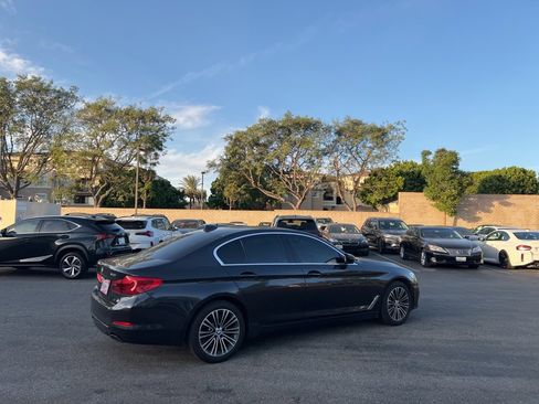 Used 2019 BMW 540i 540i w/ Convenience Package image 2