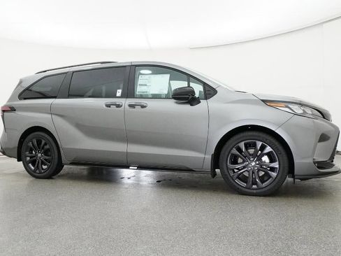 New 2026 Toyota Sienna XSE image 28