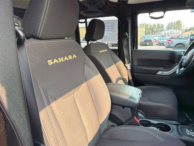 Used 2013 Jeep Wrangler Unlimited Sahara w/ Connectivity Group AWD/4WD image 6