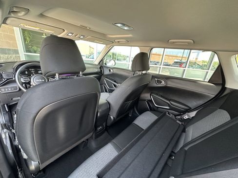 Used 2023 Kia Soul EX image 32