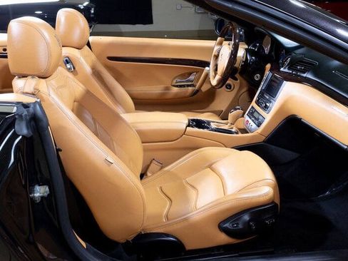 Used 2015 Maserati GranTurismo Convertible RWD image 53