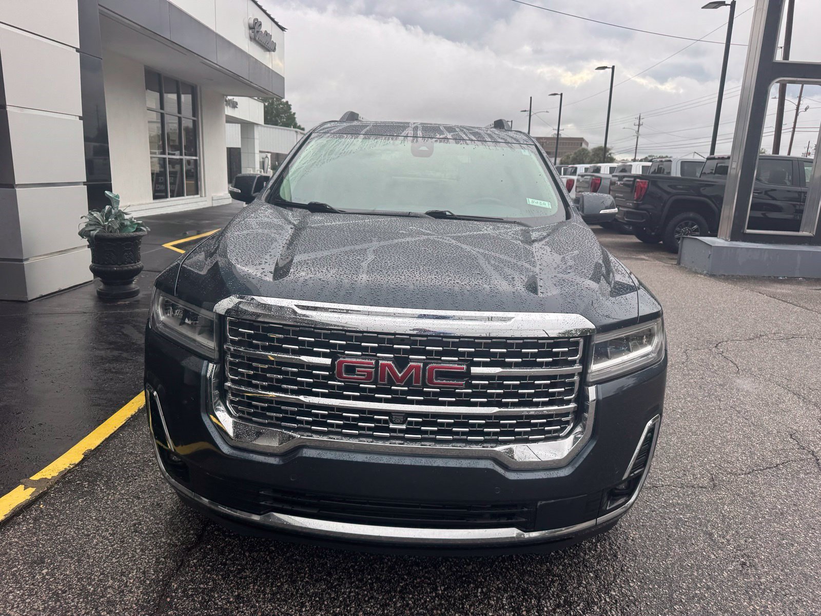 Used 2020 GMC Acadia Denali w/ Trailering Package FWD image 8