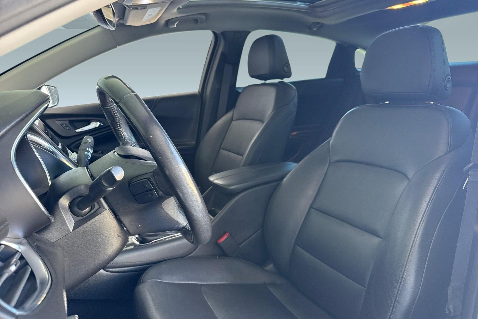 Used 2019 Chevrolet Malibu Hybrid w/ Leather Package FWD image 5