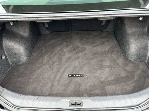 Used 2025 Nissan Altima 2.5 SV FWD image 32