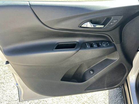 Used 2020 Chevrolet Equinox LT w/ Driver Convenience Package FWD image 19