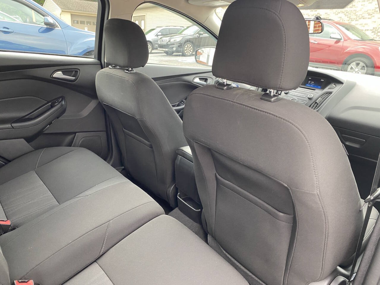 Used 2015 Ford Focus SE w/ Reverse Sensing Package FWD image 20