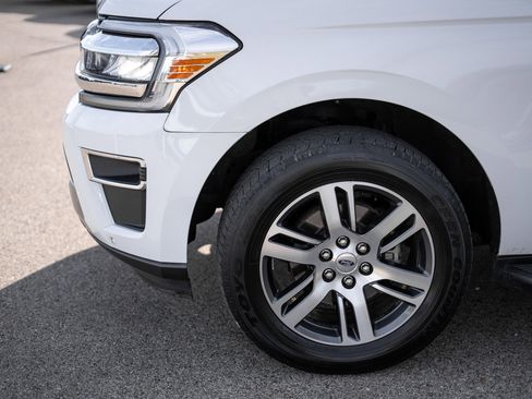 Used 2024 Ford Expedition Limited image 9