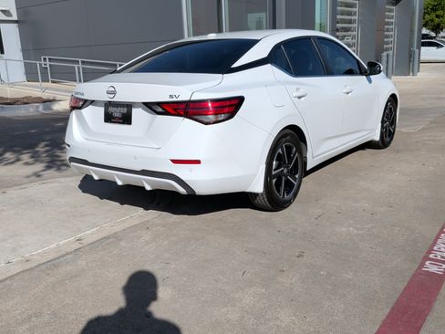 Used 2024 Nissan Sentra SV image 9