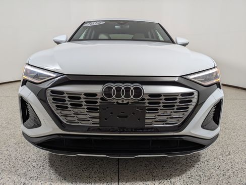 Certified 2024 Audi Q8 e-tron Premium Plus w/ Premium Plus Package image 2