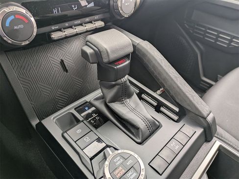 Used 2025 Toyota Tacoma TRD Off-Road image 12