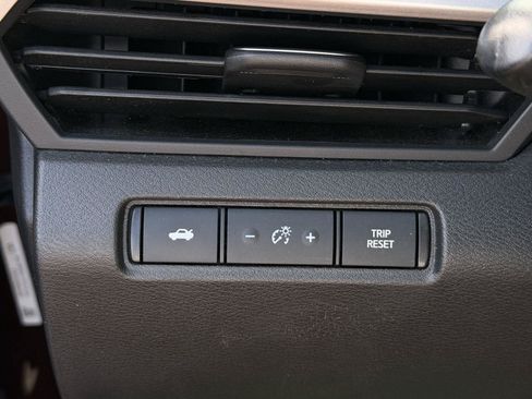 Used 2025 Nissan Altima 2.5 SV FWD image 20