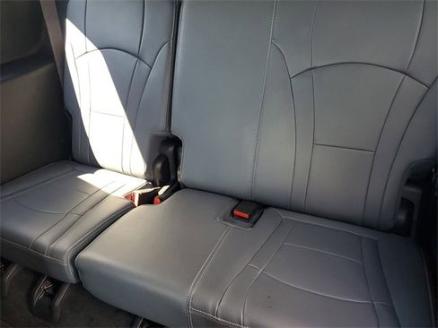 Used 2024 Buick Enclave Premium image 23