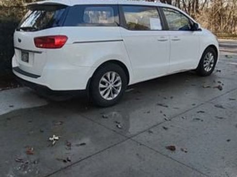 Used 2019 Kia Sedona L image 22
