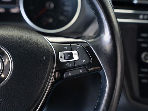 Used 2018 Volkswagen Tiguan SE image 20