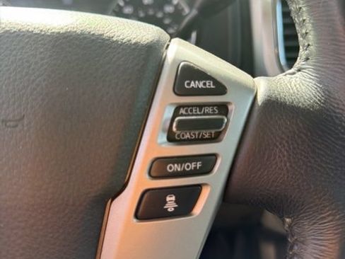 Used 2021 Nissan Titan SV w/ SV Convenience Package AWD/4WD image 9