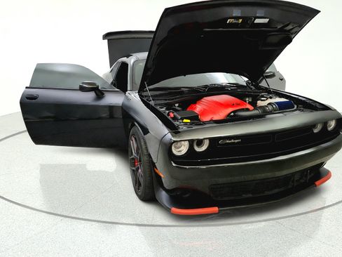 Used 2023 Dodge Challenger R/T w/ T/A Package RWD image 9