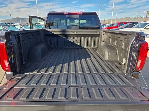 Used 2022 GMC Sierra 1500 SLT w/ SLT Convenience Package image 24