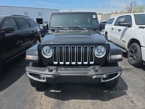 Used 2022 Jeep Wrangler Unlimited Sahara w/ Cold Weather Group AWD/4WD image 10