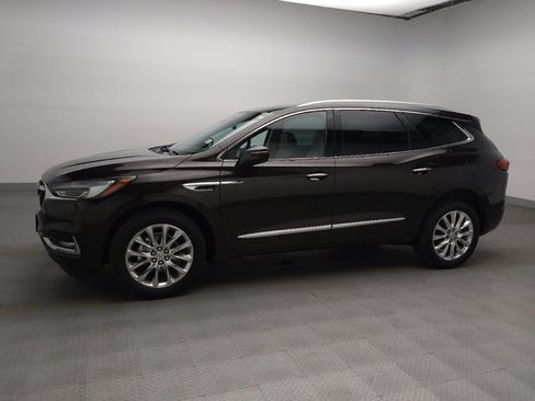 Used 2018 Buick Enclave Premium w/ Experience Buick Package FWD image 2
