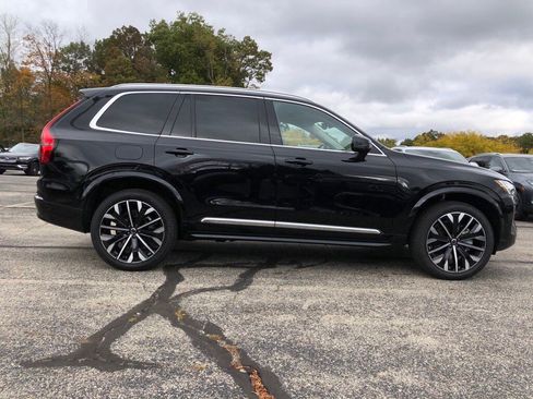 New 2026 Volvo XC90 B6 Plus w/ Protection Package Premier image 8