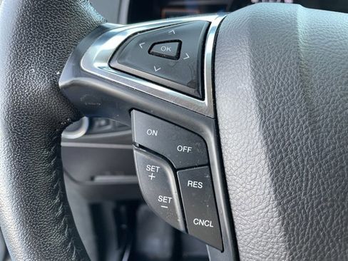 Used 2022 Ford Edge Titanium image 30