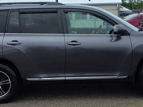 Used 2012 Toyota Highlander SE w/ Convenience Pkg AWD/4WD image 2