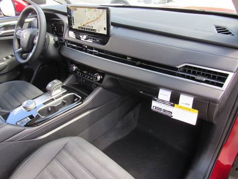 New 2026 Mitsubishi Outlander SE FWD image 12