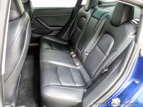 Used 2023 Tesla Model 3 Standard Range image 11