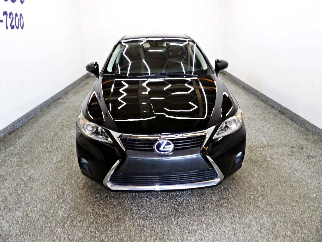Used 2016 Lexus CT 200h w/ Accessory Package 2 FWD image 2