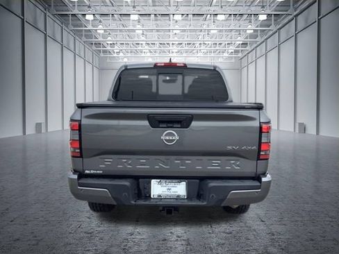 Used 2022 Nissan Frontier SV AWD/4WD image 6